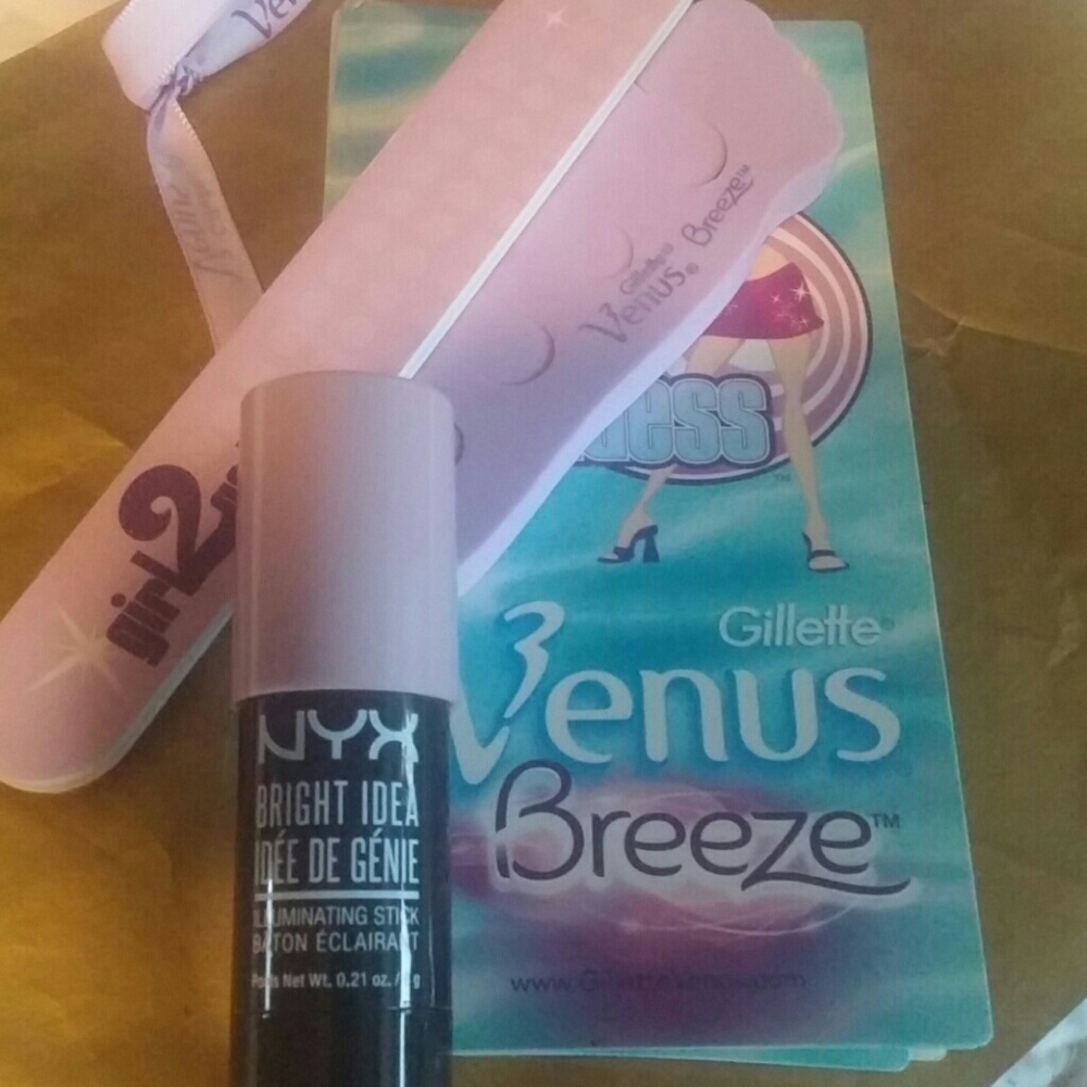 NYX illuminate stick and fun pedi set